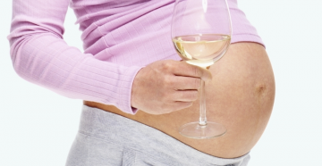 Можно ли пить шампанское при беременности