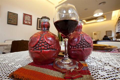 Домашнее гранатовое вино – пошаговый рецепт приготовления с фото